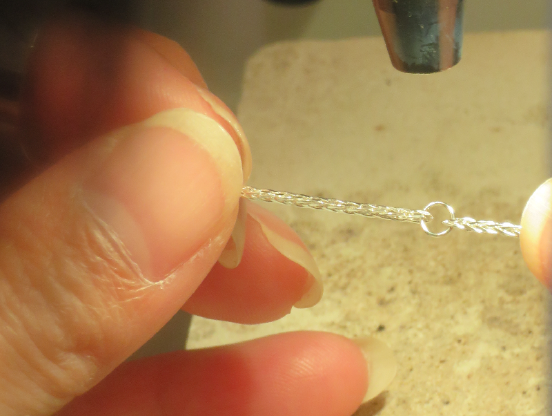 レーザー溶接の様子